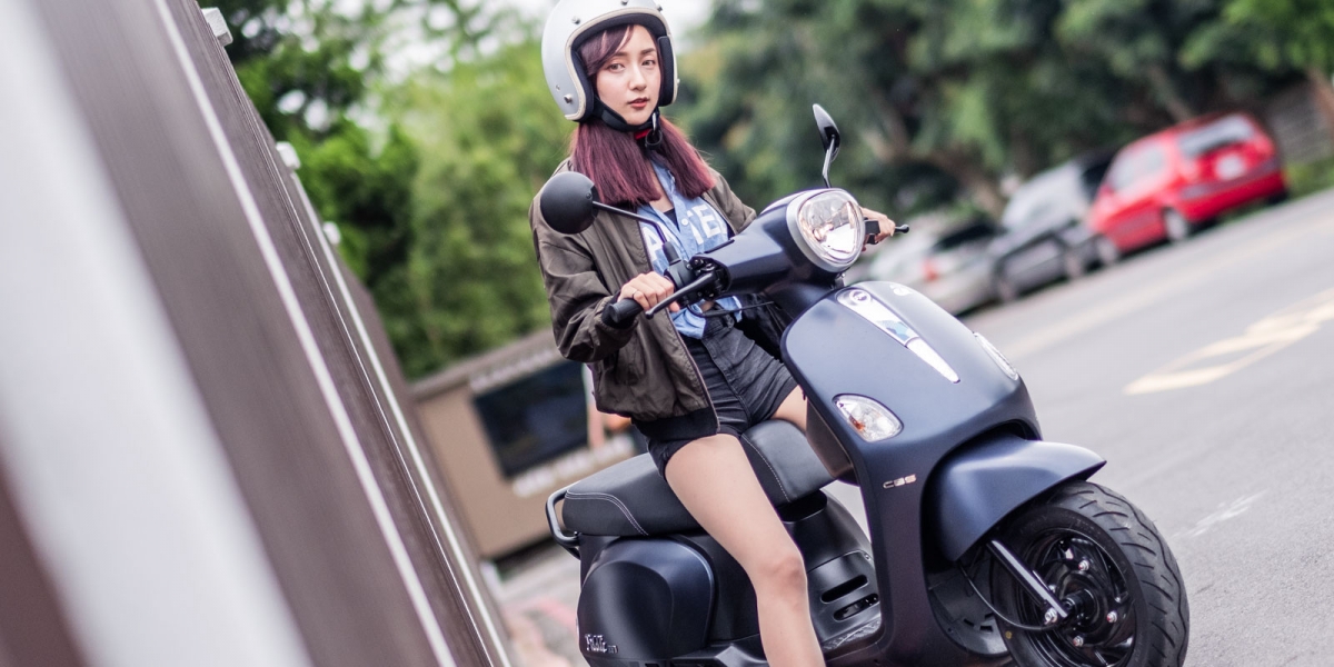 四季水漾呈現。SYM FIDDLE LT 春夏秋冬四色美拍,展現女孩四季的不同魅力!