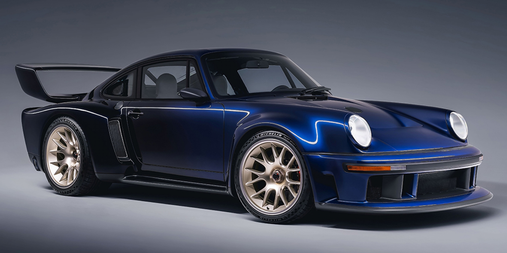 Singer DLS Turbo「Sorcerer」：搭載 3.8L 雙渦輪水平對臥六缸、 700匹馬力，限量 99 輛，售價突破百萬美元！