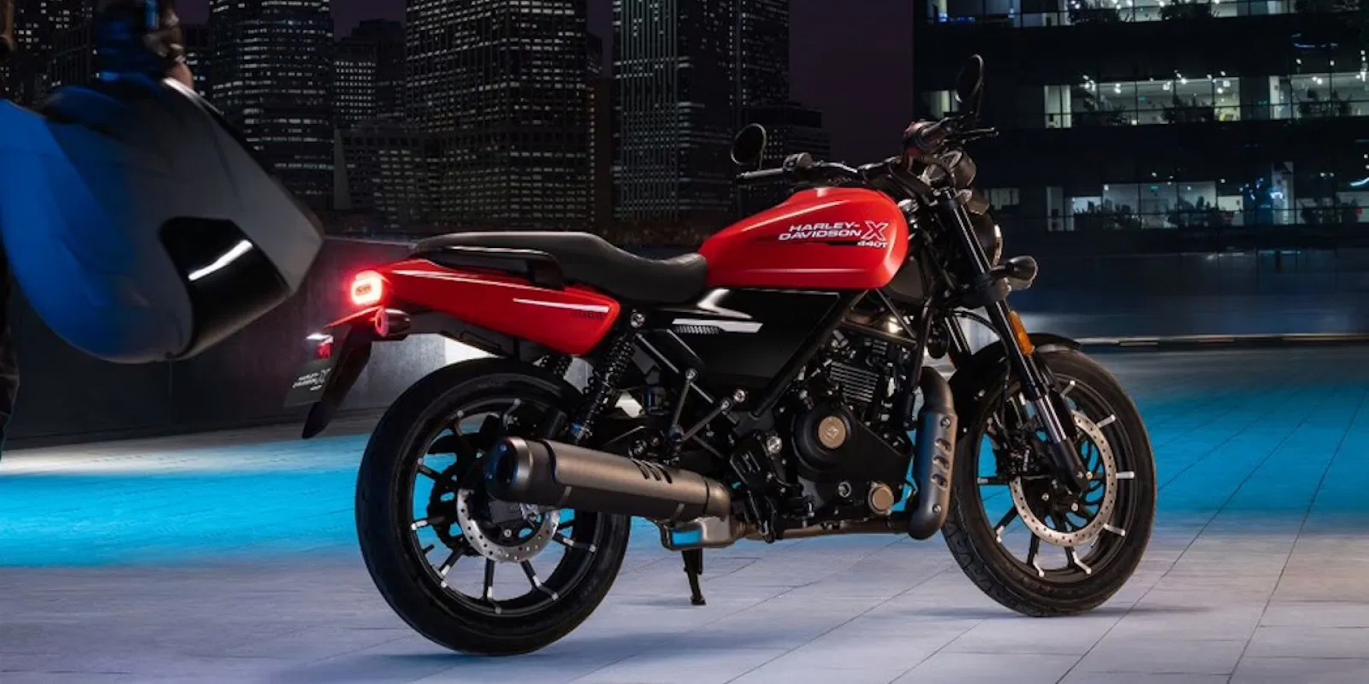 哈雷 X440T 變身肌肉型男！致敬 Street Rod 經典車尾，與 Hero Hunk 440 系出同門