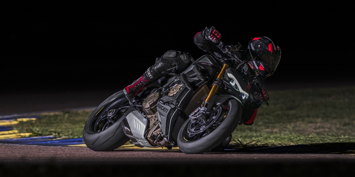 極致性能 !220匹的恐怖輸出,2023 DUCATI Streetfighter V4/S/SP2暴力亮相