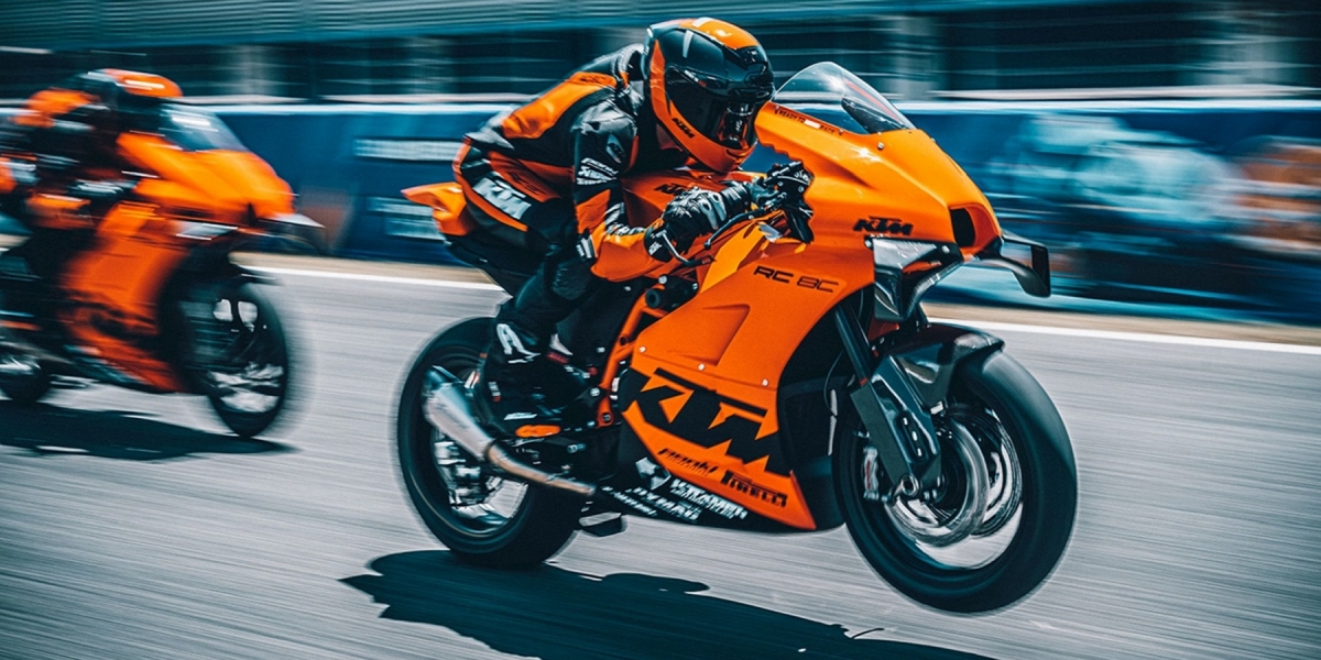 動力升級、車輛輕量化同時擁有!2023年式KTM RC 8C正式發表