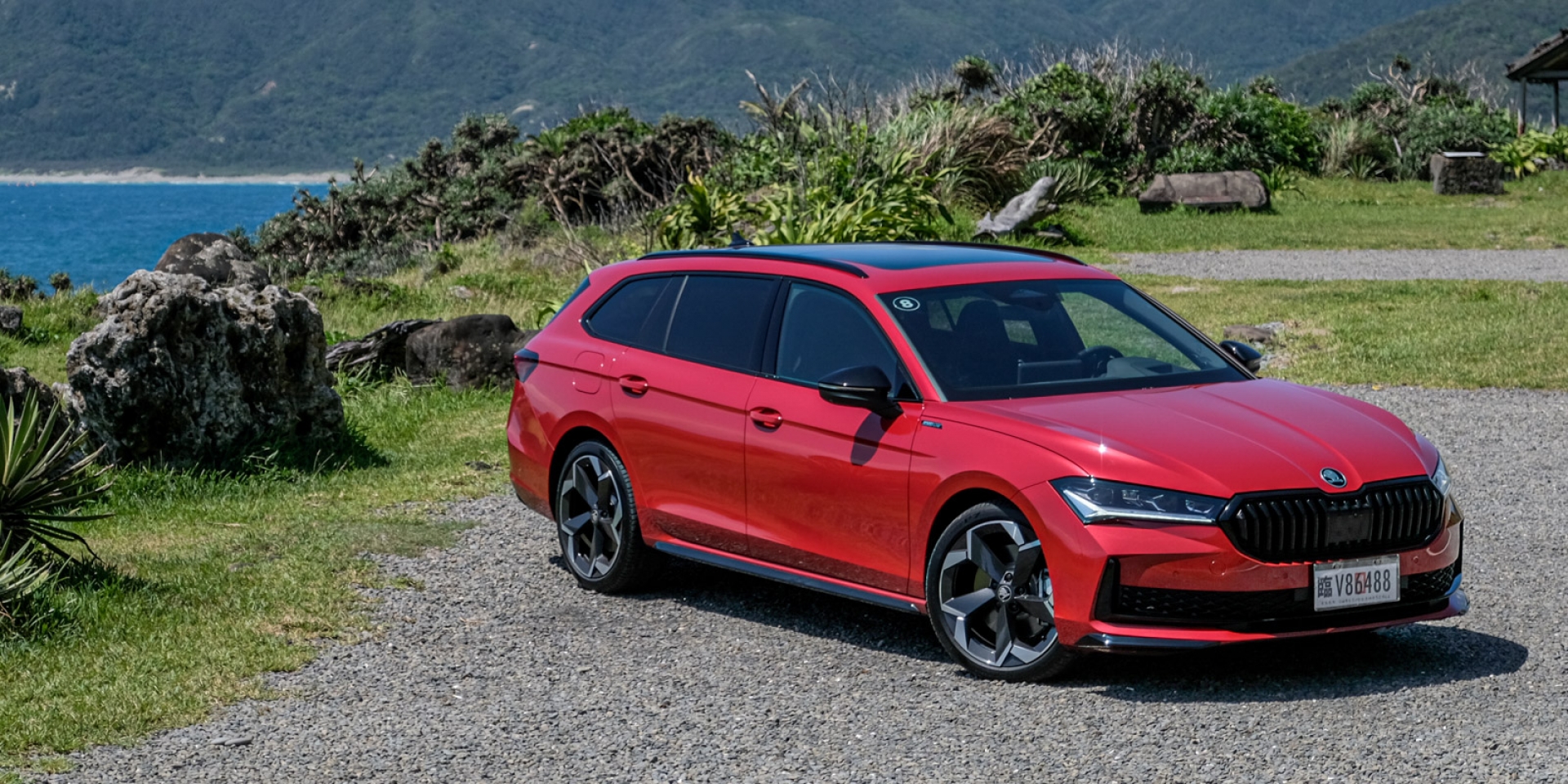 這才叫全能旅行車！試駕全新 Škoda Superb Combi SportPlus 運動旗艦
