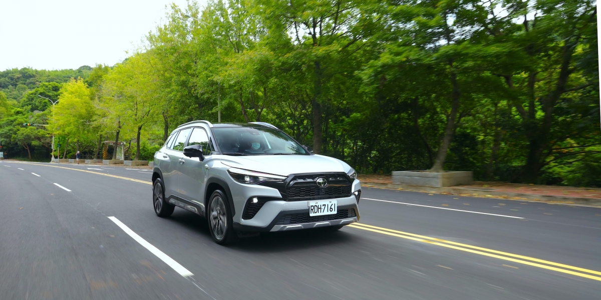 【試駕報導】買底盤送車！TOYOTA Corolla Cross GR Sport Hybrid能否繼續封神?