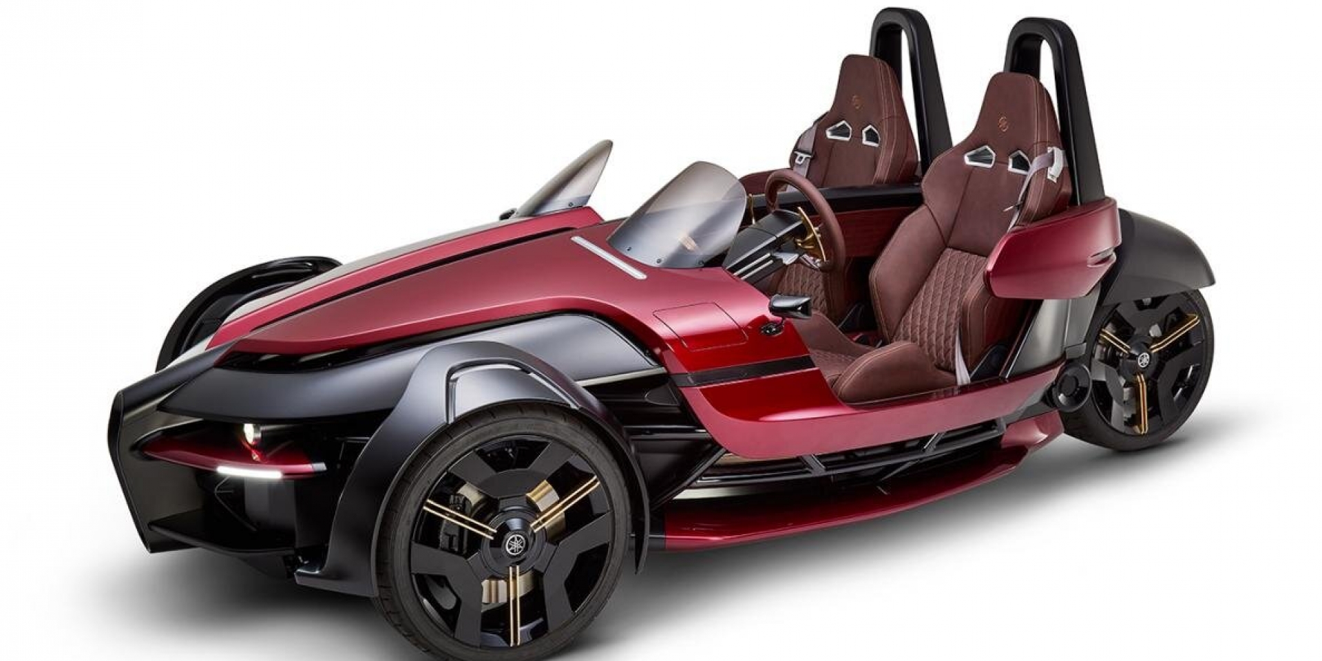 Yamaha TRICERA proto 登場：三輪轉向、有聲浪的電動車，重新定義駕駛樂趣！