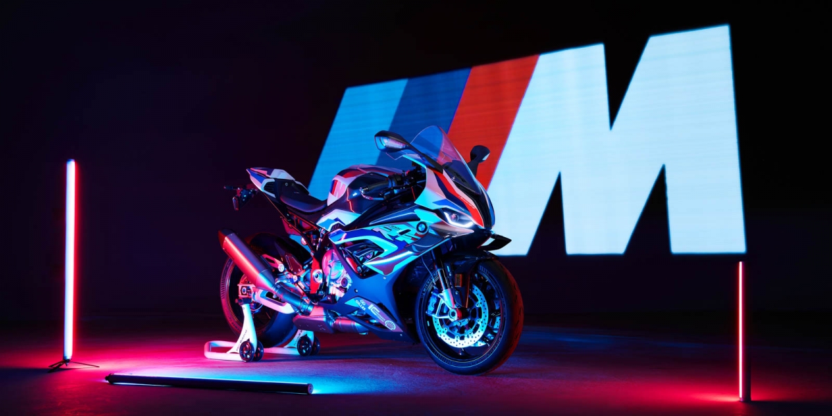 馬力增加5HP、碳纖維小翅膀。BMW「M 1000 RR」199萬預購中!