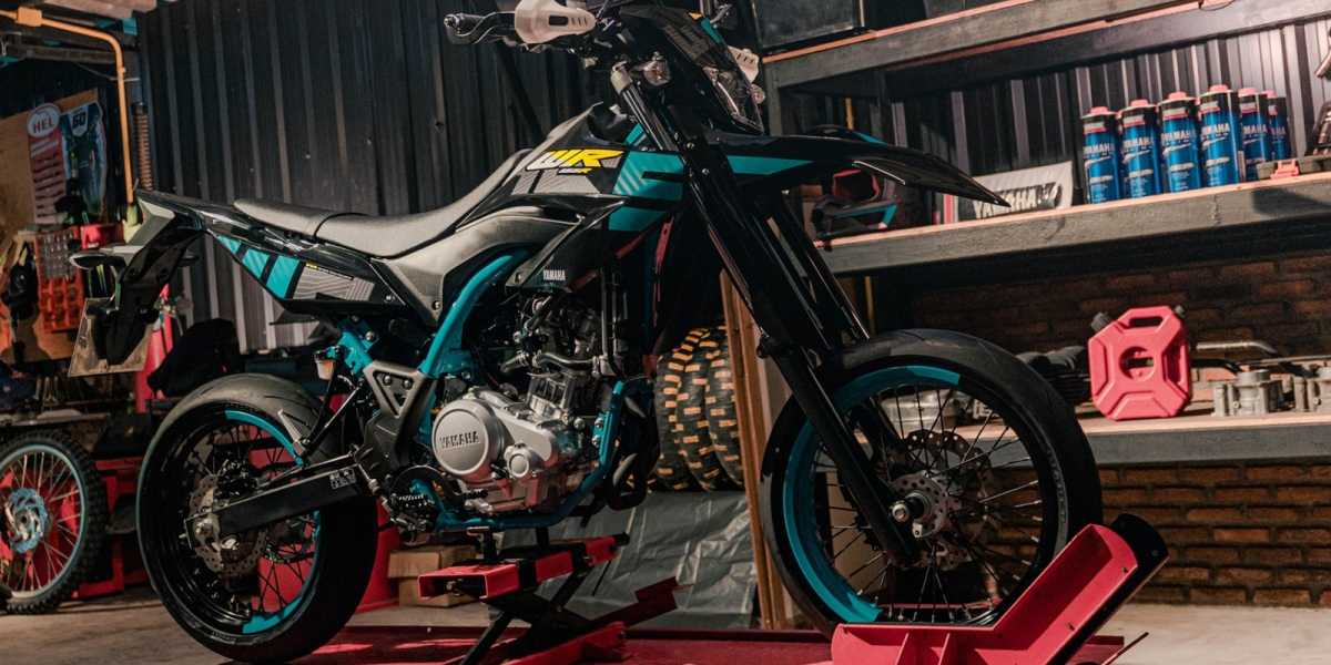 改17吋道路胎呸公路!2022 YAMAHA WR155R滑胎版本 泰國登場