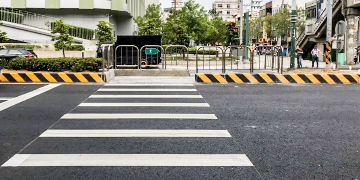 Z字型穿越道,員林基督教醫院、員生醫院前率先採用