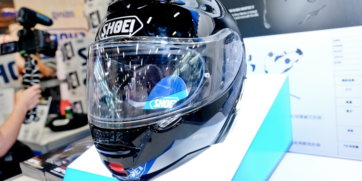 2018機車產業展。SHOEI藍牙汽水帽NEOTEC II抵台,體驗內襯訂製服務