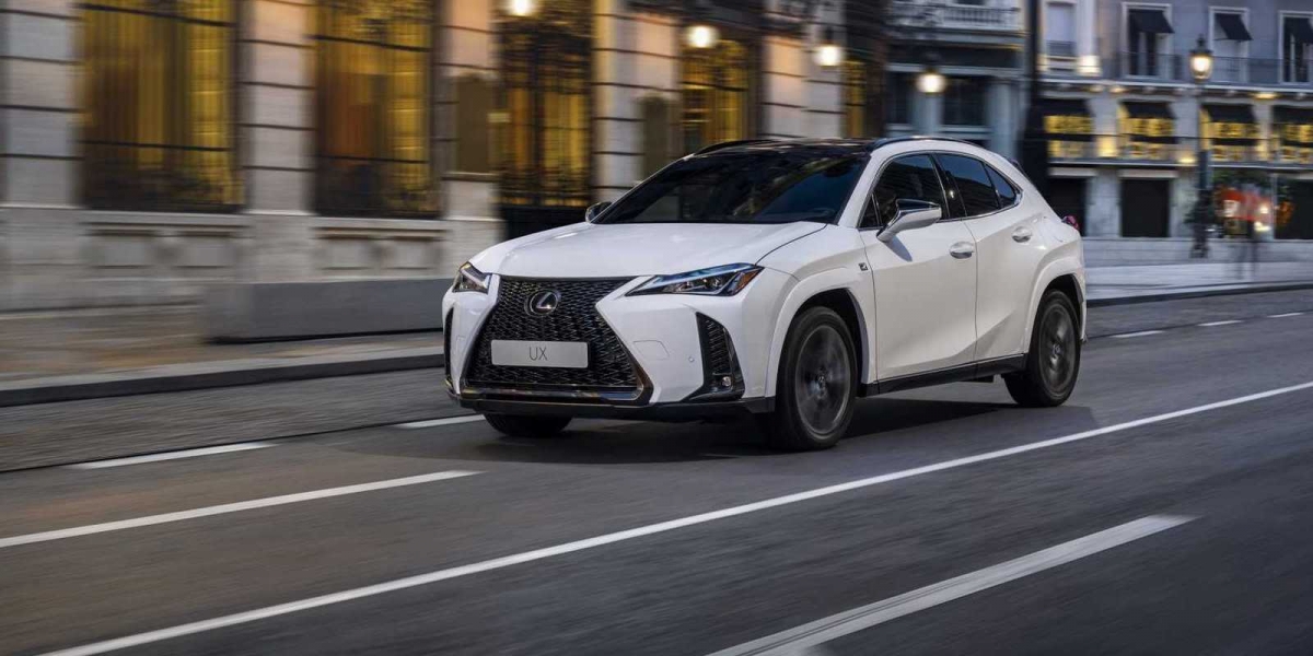 剛性增強、螢幕放大 Lexus UX小改款登場