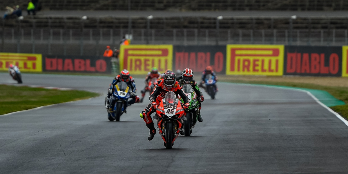 官方新聞稿。WSBK 2020倒數第二場賽事 倍耐力雨胎全新配方,法國站獲得車手高度評價!