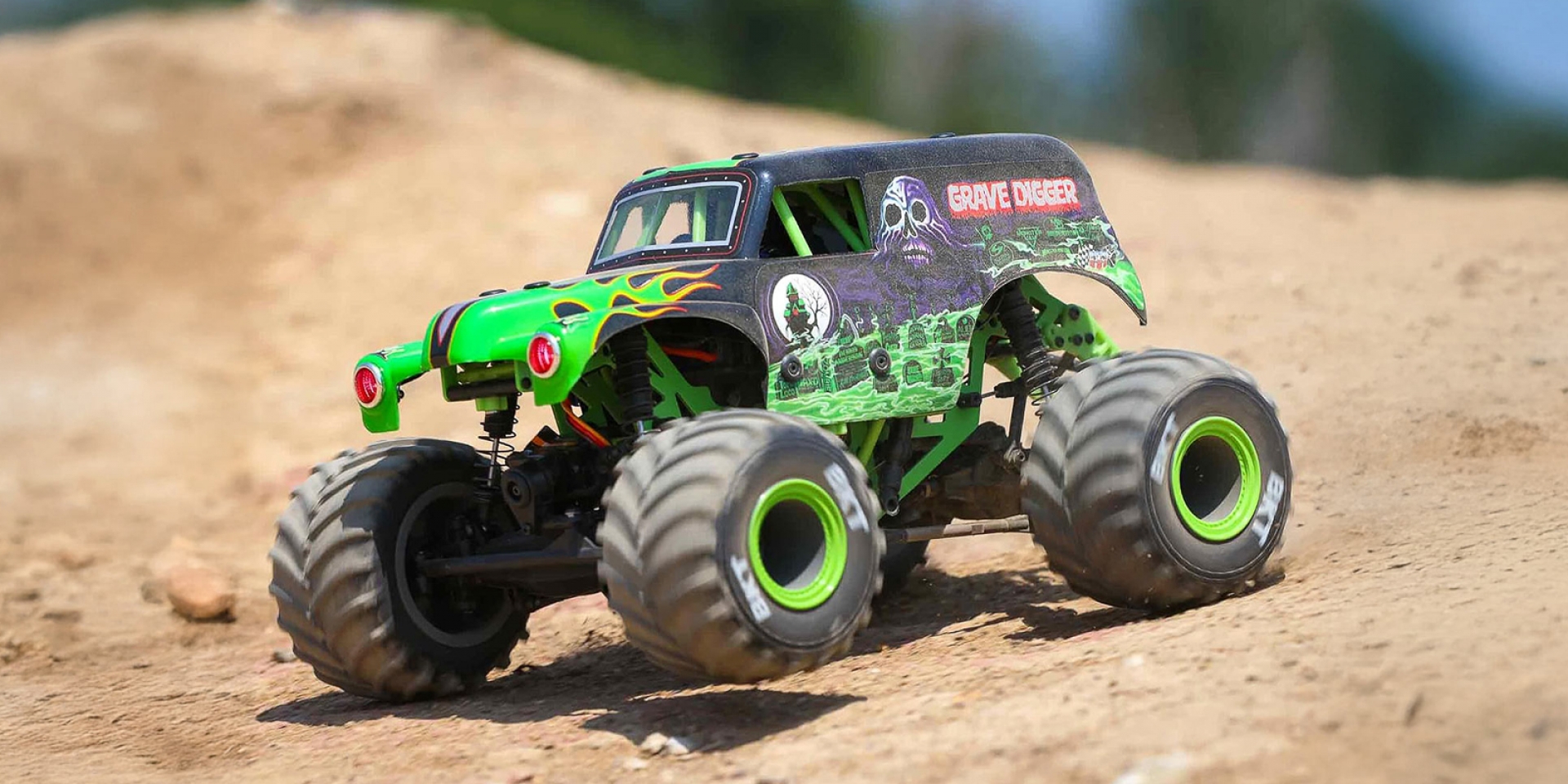 Losi 1/18 Mini LMT Grave Digger：最真實的迷你 RC 怪獸卡車，翻滾、甩尾、特技全制霸！