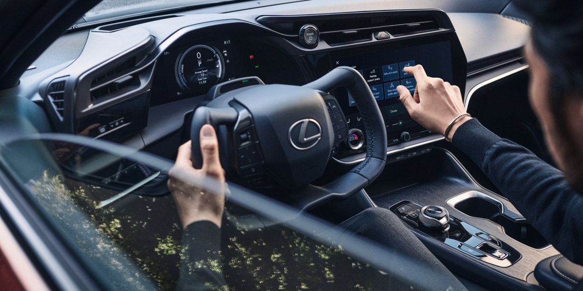 跟隨Tesla科技內裝設計 Lexus RZ 450e全新方向盤採用Yoke形式
