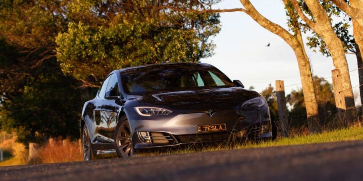 Tesla Model S跑40萬公里還是同一套煞車皮 全部保養費用不超過五千美金!