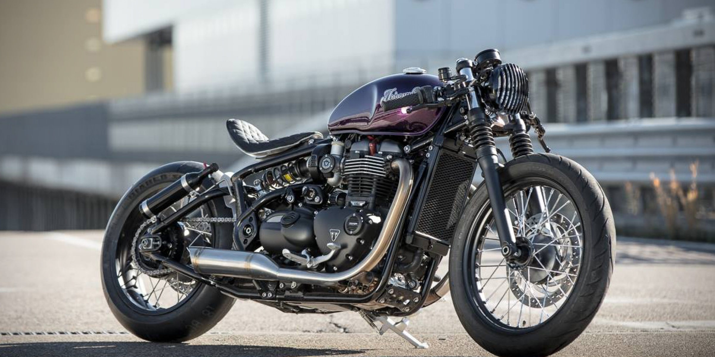NOS狂暴加持的英倫美國魂!Triumph Bobber「Hold On、Go Fast」