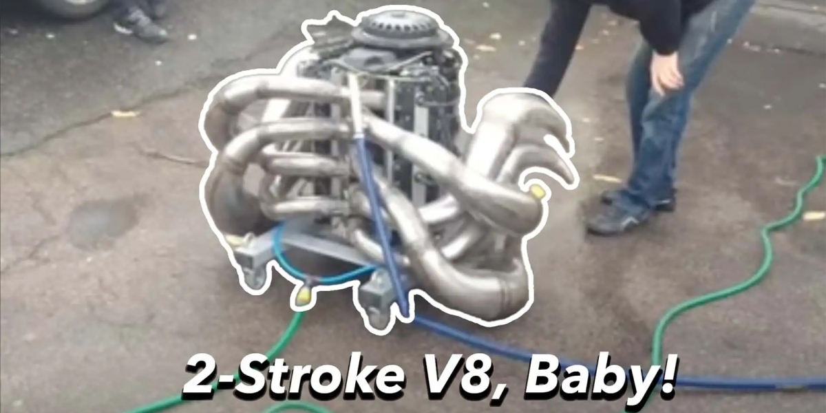 瘋狂復辟。輕鬆破 300 匹馬力的二行程 V8 引擎!
