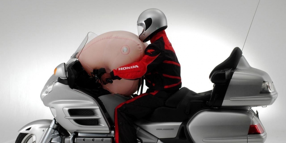 汽囊事件延燒。HONDA GOLDWING美國召回