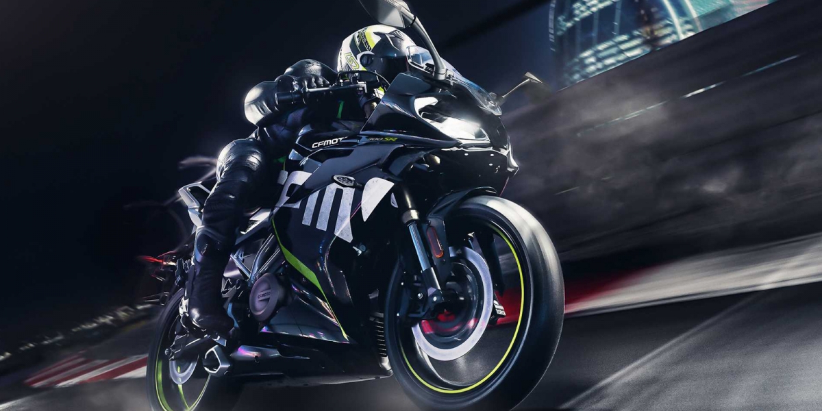 倒叉、TFT儀表上身!CFMoto 300SR 菲律賓亮相