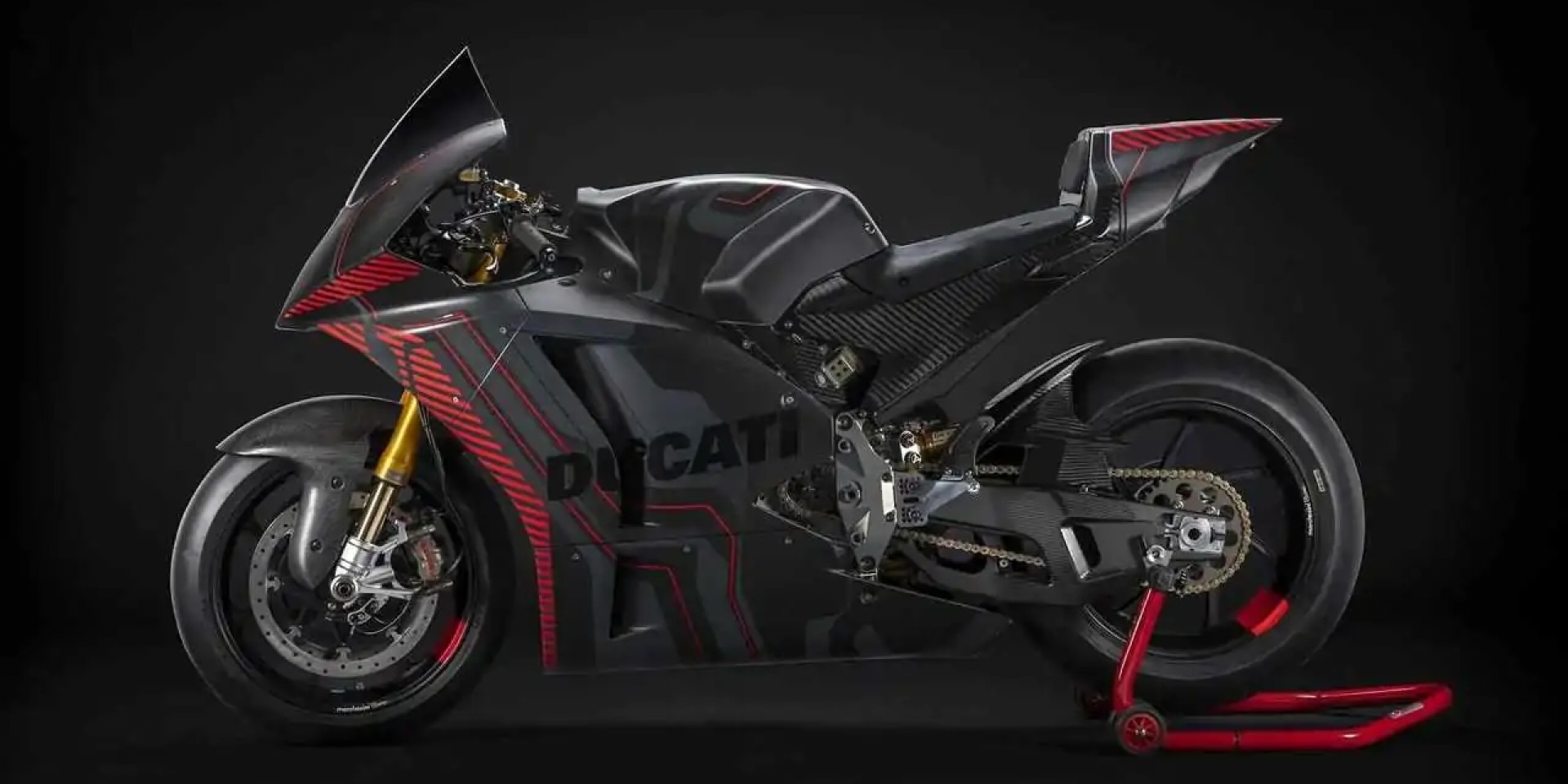 Ducati電動街跑蓄勢待發！全新專利曝光：18,500rpm橫置馬達＋極窄車架設計，MotoE技術即將下凡？