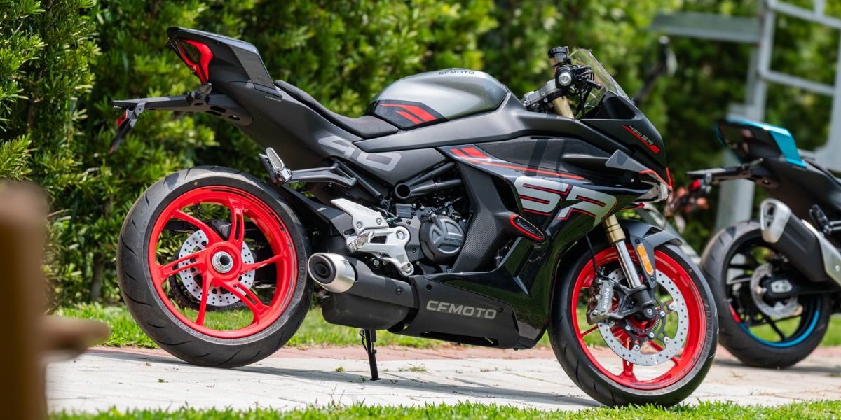 單搖臂、超大翅膀空力套件!CFMOTO 450SR S 好料滿配 只要26.9萬