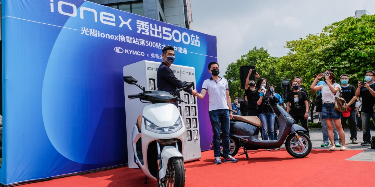 500站台中落成、一天蓋7站!KYMCO IONEX 3.0換電站年底部屬1000站