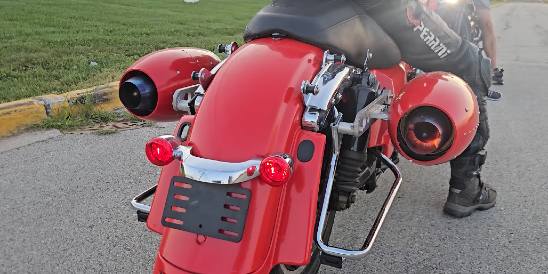Harley-Davidson 裝上噴射動力！Jet Glide 把巡航車變成航空實驗品