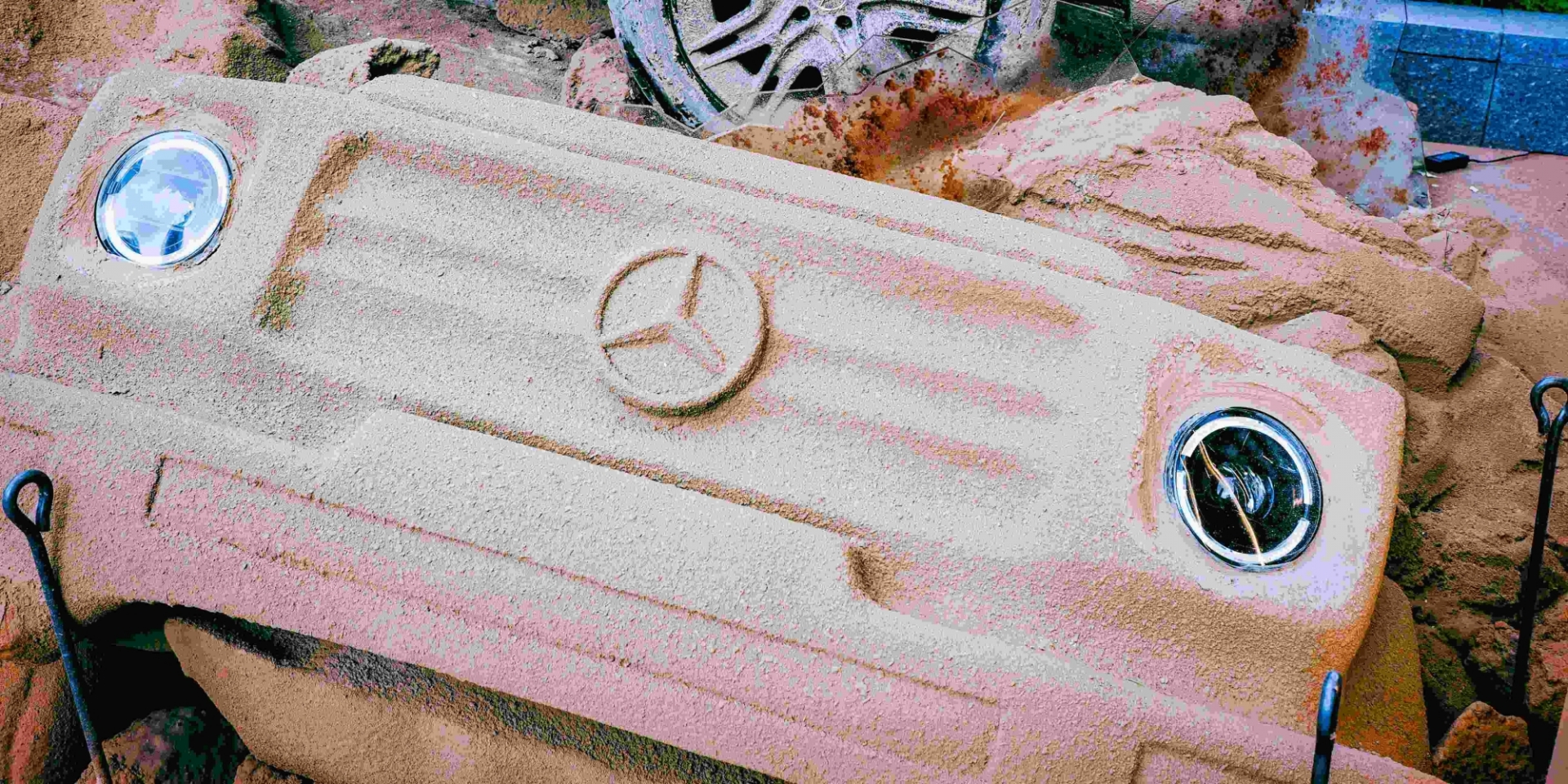 越野傳奇G-Class沙雕現蹤台北101 Mercedes-Benz戶外大型裝置藝術