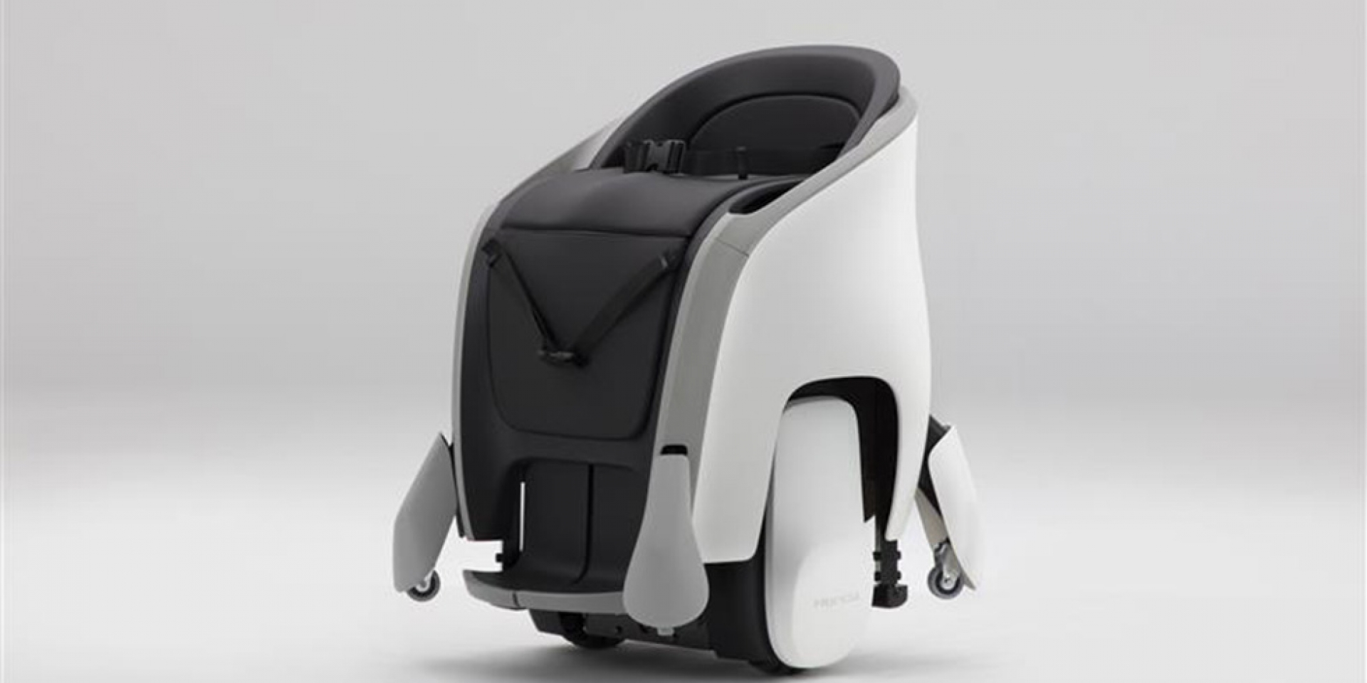 重機市場萎縮，何不改賣助行器？Honda UNI-ONE 日本登場：月租 1.7 萬起，坐著就能「走路」的新世代移動工具