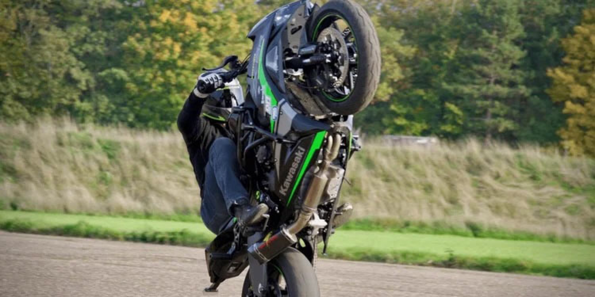 007、不可能的任務 特技車手點名 Kawasaki ZX-6R，展示機車特技 這台最強