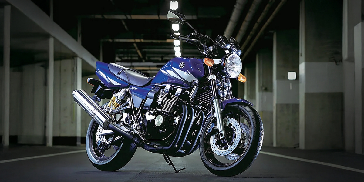 怪騎物語。Yamaha XJR400R：散熱鰭片的絕響與執念，用空冷四缸譜出最迷人的休止符！