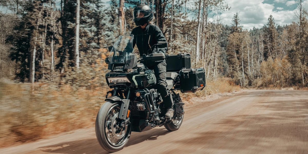 全裝備一次到位！2026 Harley-Davidson Pan America 1250 Limited 海外發表