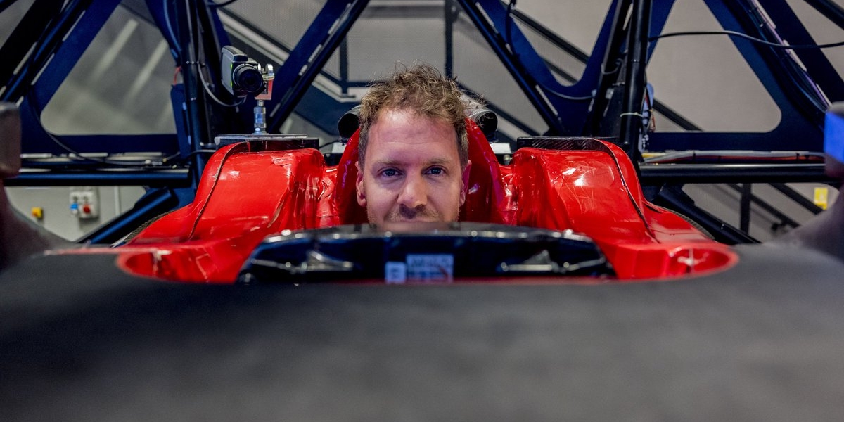登上極機密的Ferrari F1模擬器!快上蘇富比拍賣搶標!