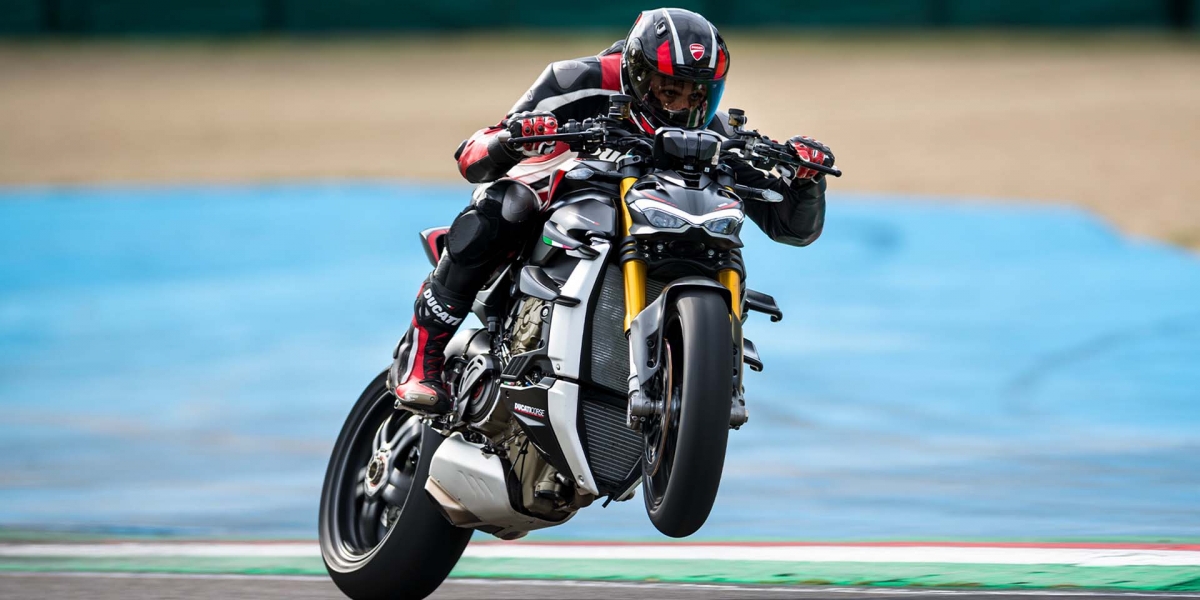 碳纖輪框、乾式離合器上身 ！ 最兇殘街頭幹架王DUCATI Streetfighter V4 SP 發表
