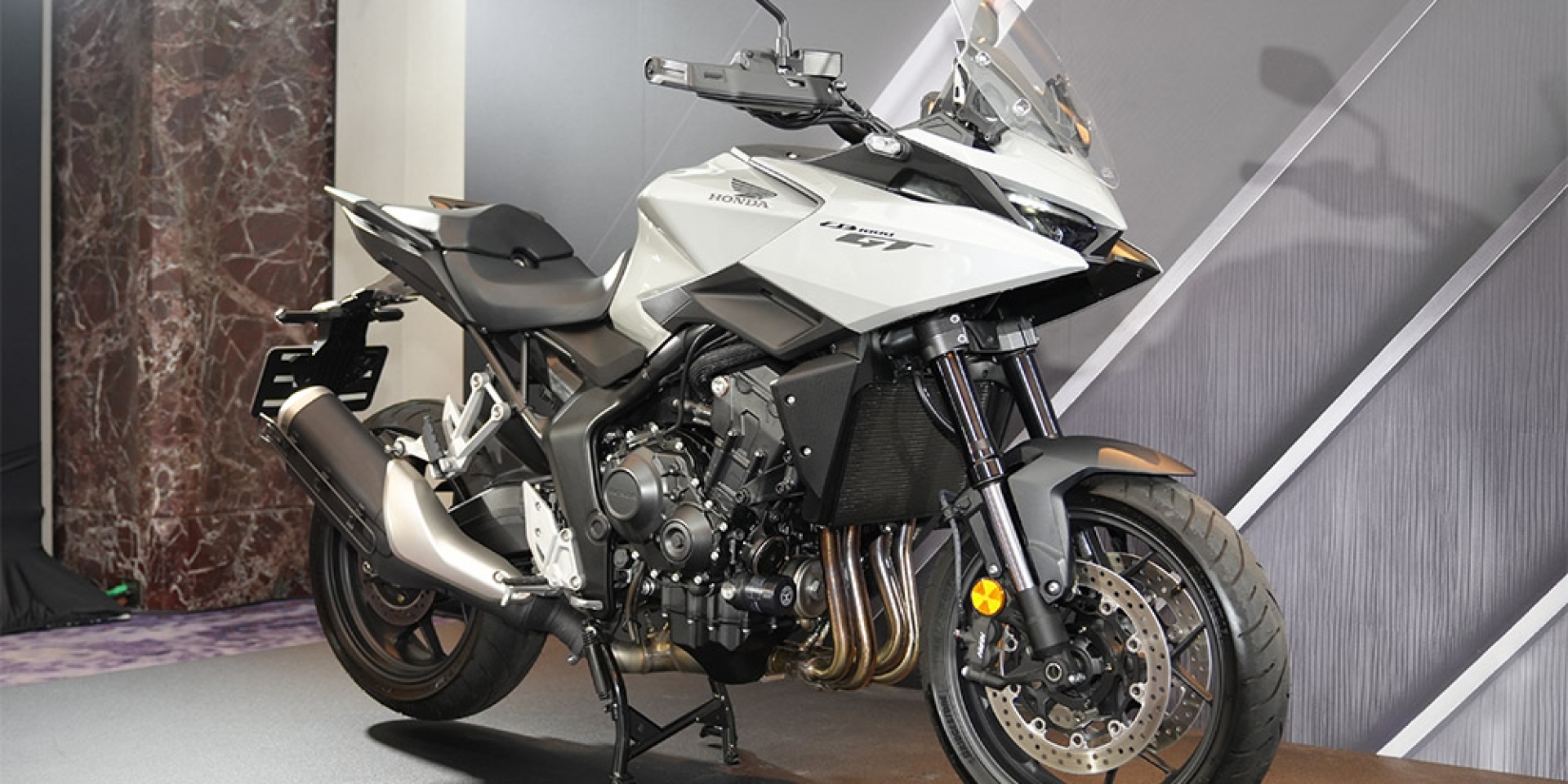 四缸魂與電子懸吊的完美平衡！Honda CB1000GT 台灣正式亮相