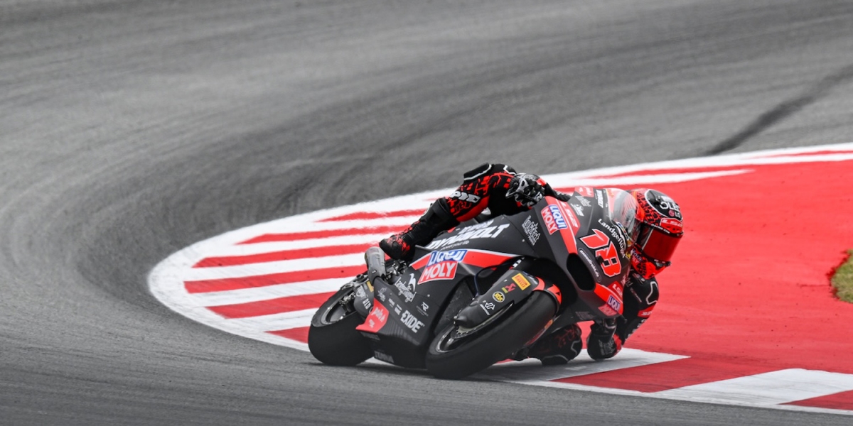 市售配方大獲全勝！Pirelli 標準版軟質膠料撕裂巴塞隆納，Moto2、Moto3 雙雙刷新歷史紀錄