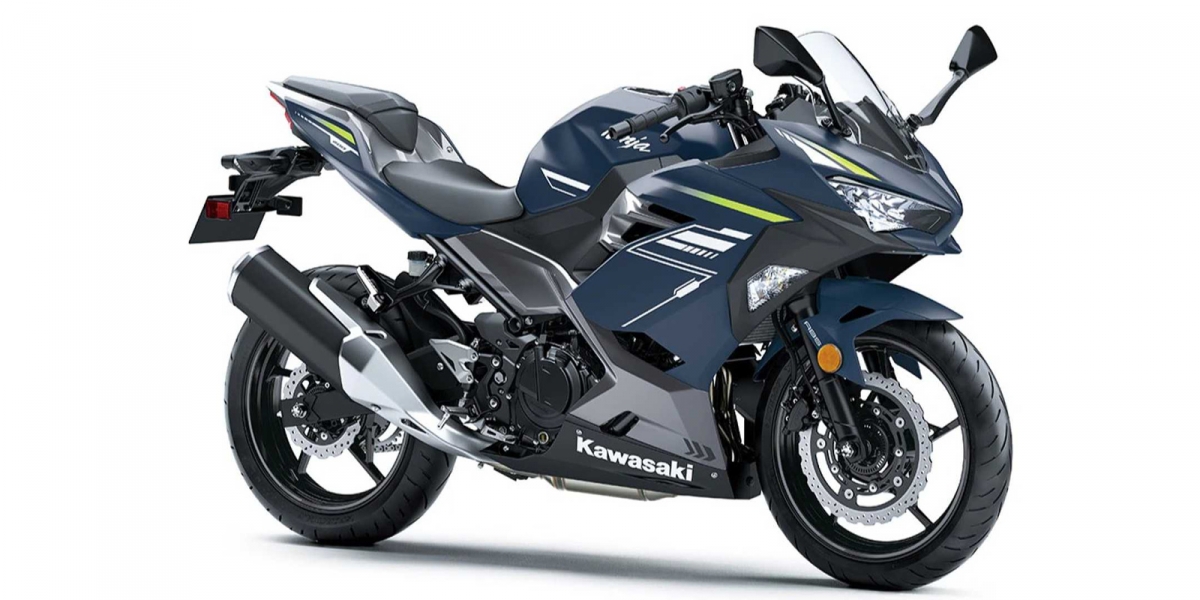 低調時尚新色!Kawasaki Ninja 400 暮光藍、深灰色亮相