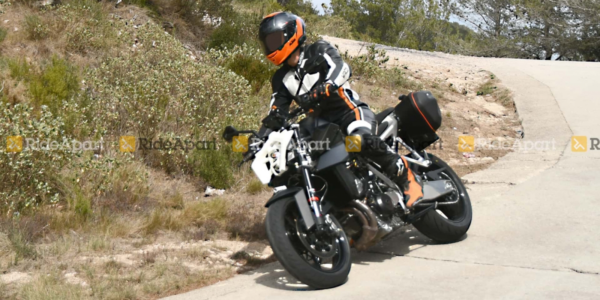 繼RC990之後,990 DUKE間諜照曝光!2024年KTM 990車系有望登場