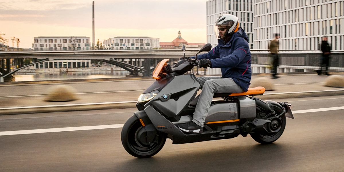 41匹馬力、130公里續航!BMW Motorrad CE 04 科幻電騎海外發表