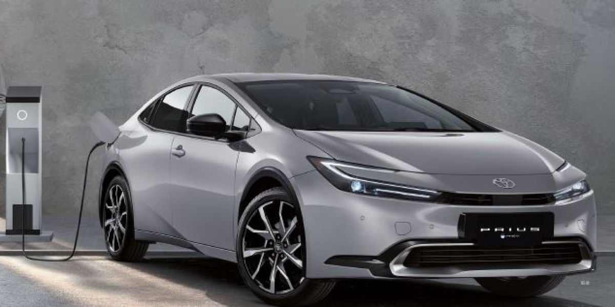 Toyota Prius PHEV智慧進化再升級!新增無線充電功能