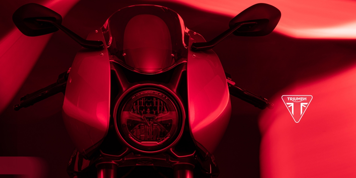 圓燈子彈型頭罩。TRIUMPH SPEED TRIPLE 1200 RR 9/14正式發表!