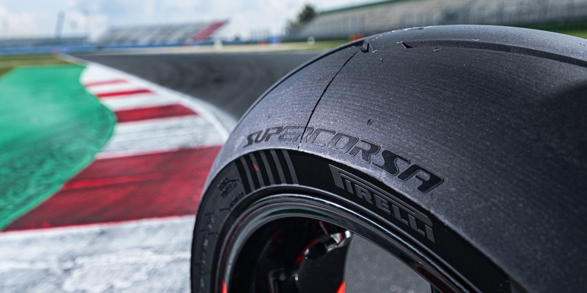 大閃V4登場!PIRELLI DIABLO SUPERCORSA V4 海外發表