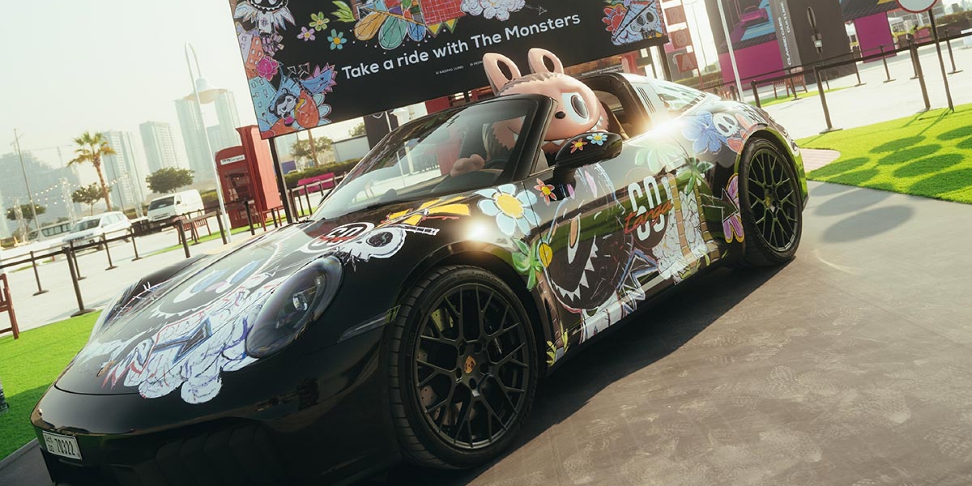 Porsche × Labubu 聯名 911 Targa：限量 11 台、3.0L 六缸渦輪、379hp、0–100km/h 4.4 秒，售價未公開