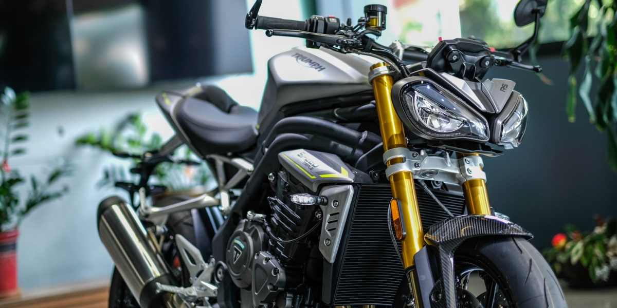 三缸街霸、復古快車登場!TRIUMPH SPEED TRIPLE 1200 RS、SPEED TWIN 台灣上市