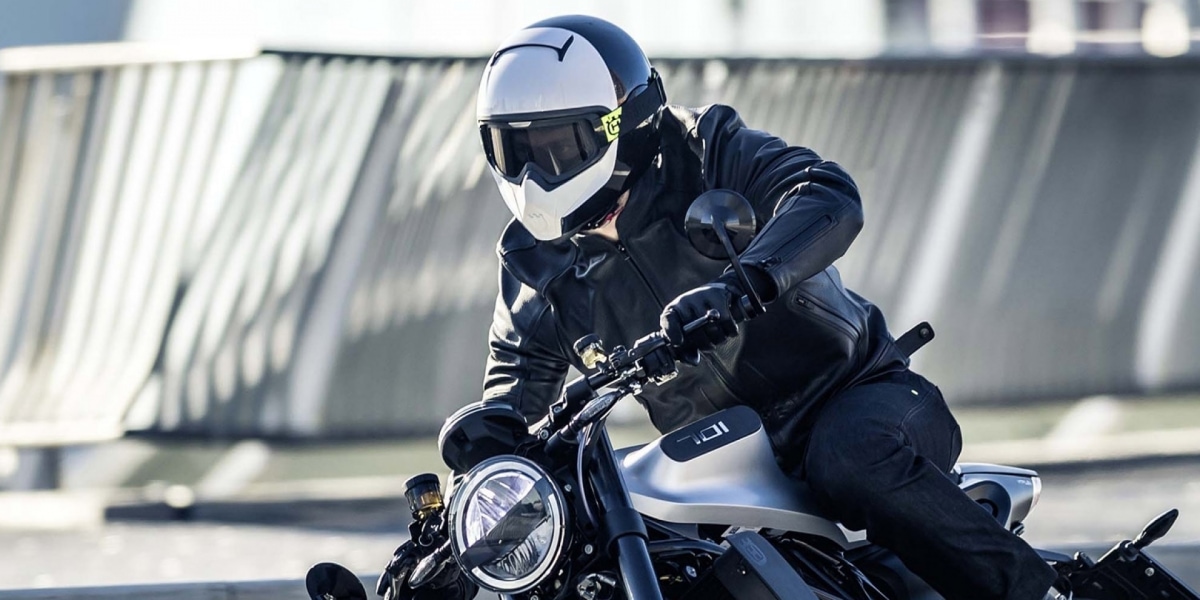 車帥人也帥,HUSQVARNA PILEN安全帽神秘登場