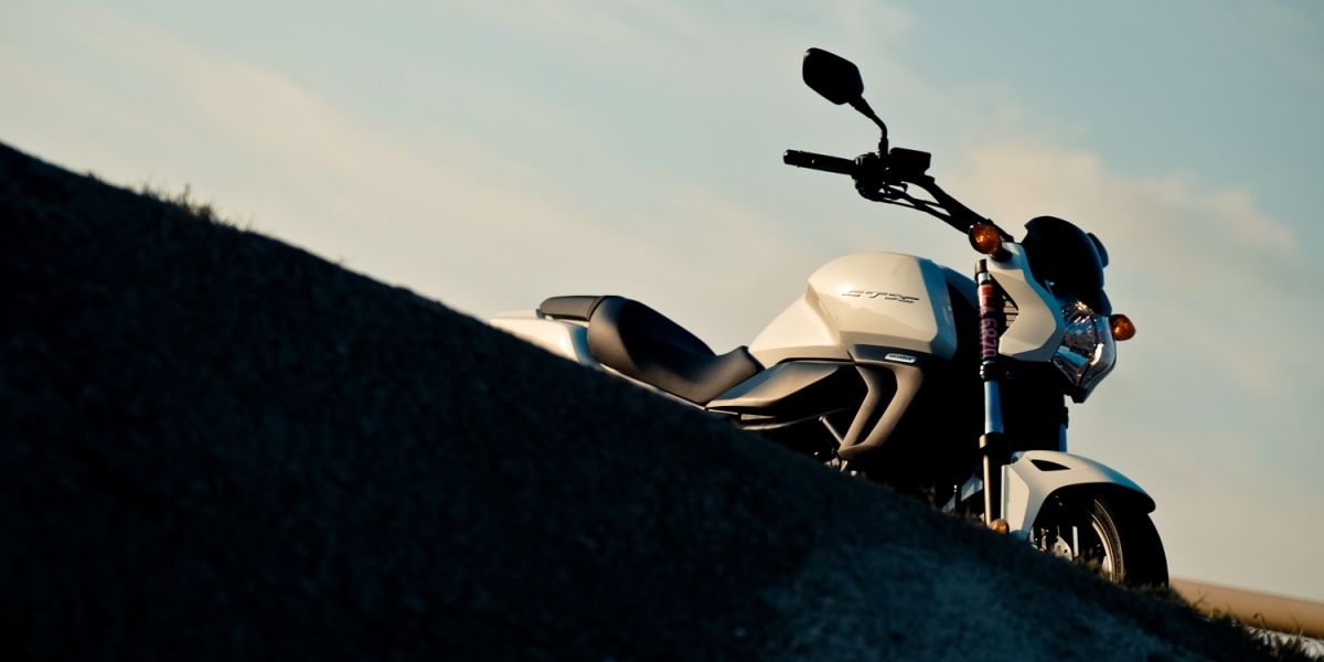 用科技詮釋嬉皮靈魂。HONDA CTX700N