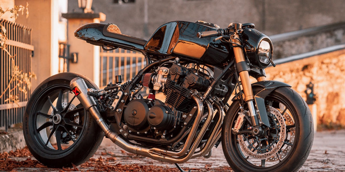 薩爾斯堡的日義混血黑天鵝 HONDA CB900F