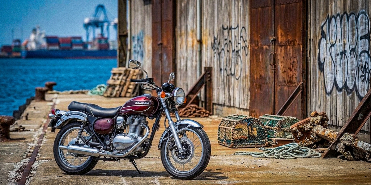 怪騎物語。馬力不是全部，優雅才是本體！Kawasaki Estrella 250：W230 與 S1 的「慢活藝術」大前輩