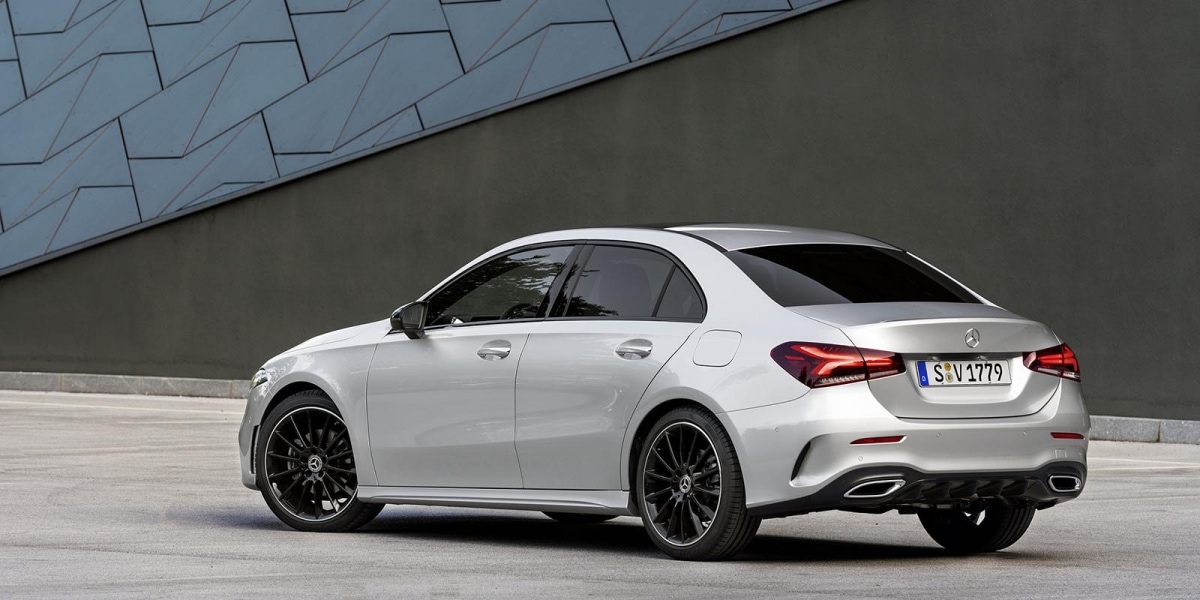 官方新聞稿。承先啟後的三芒星四門先鋒 The new A-Class Sedan 新世代轎車首創問世
