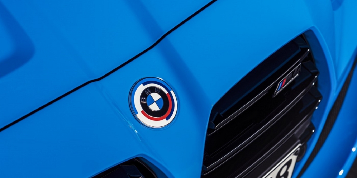 BMW換上特殊廠徽,慶祝BMW M GmbH五十周年
