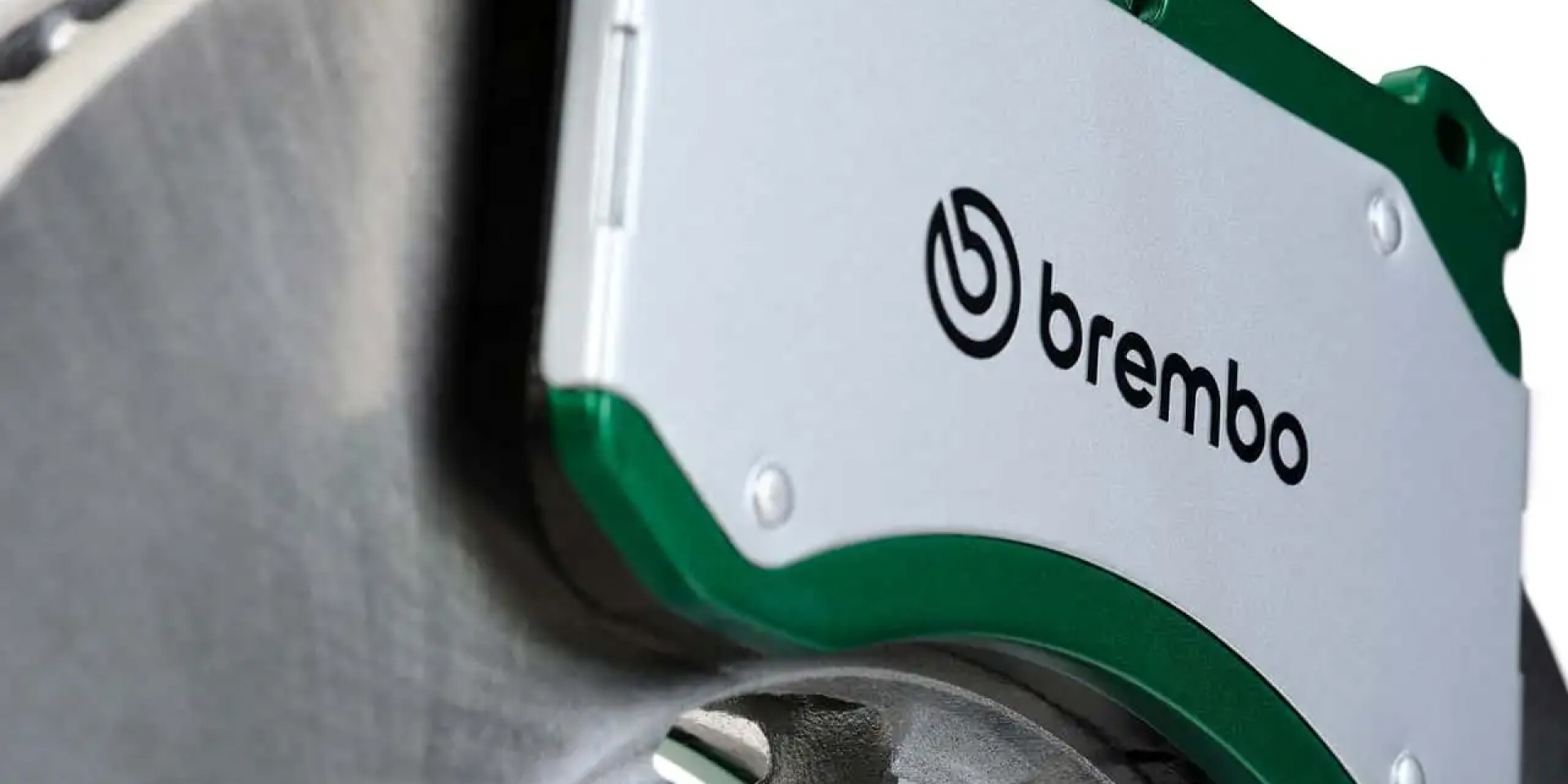 清煞車粉塵太麻煩？Brembo Greentell 煞車碟盤減塵90%、降低80%磨損，解救空氣污染！