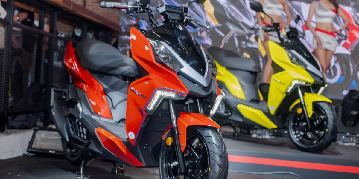 高調搶眼 vs 低調沈穩!SYM DRG 158、FNX 125 新色“無預警”驚喜亮相!